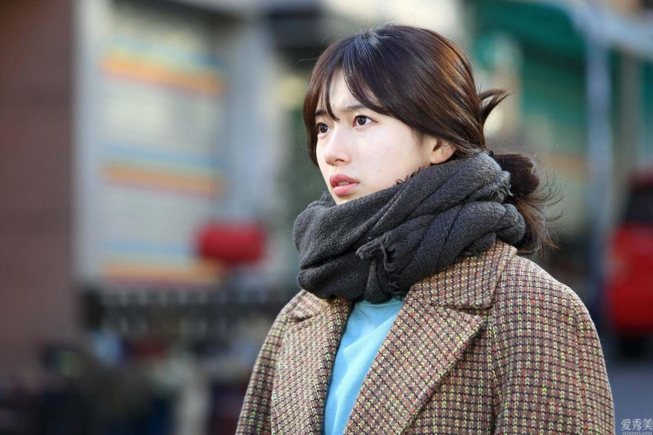 一條圍巾的6種戴法，潮流趨勢又好搭，處理庸俗變為韓劇女主角