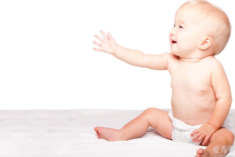 4-6個月寶寶姿勢能力咋營造？父親寶媽早知如此，輕松育兒教育不過時