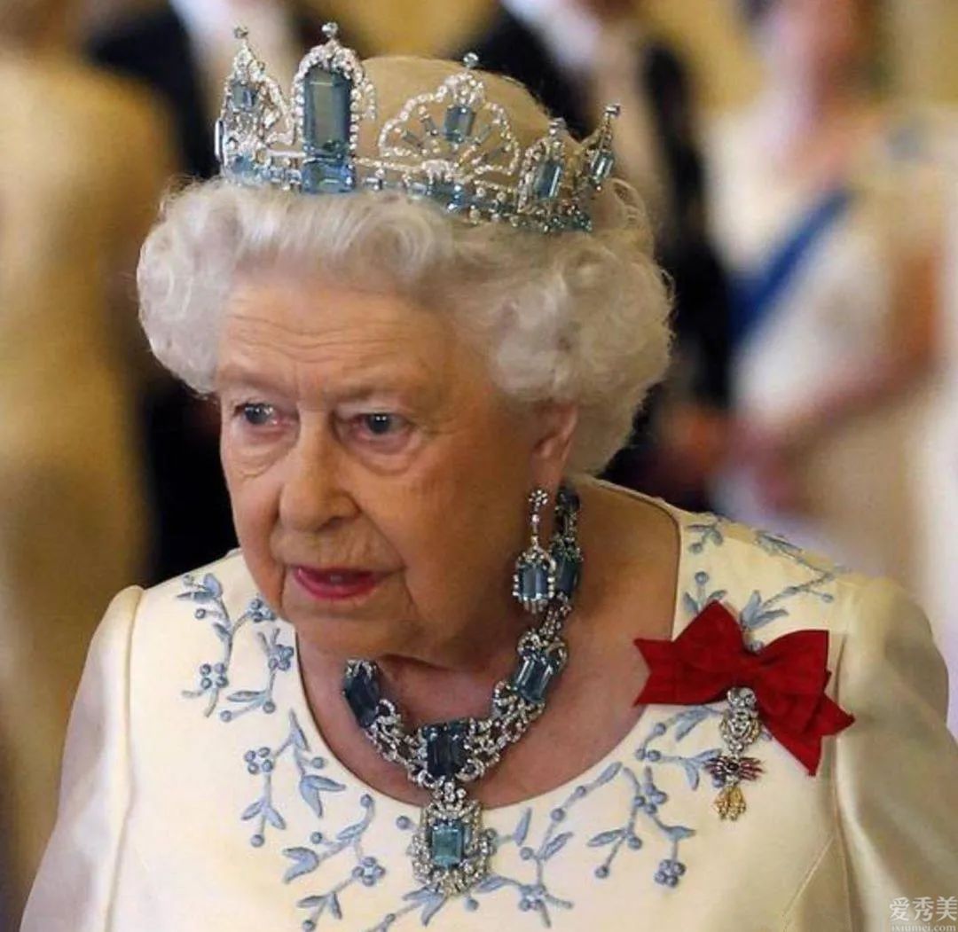 歐洲王室鐘愛海藍寶頸鏈和冠冕，僅因美若天仙海藍寶石更強看