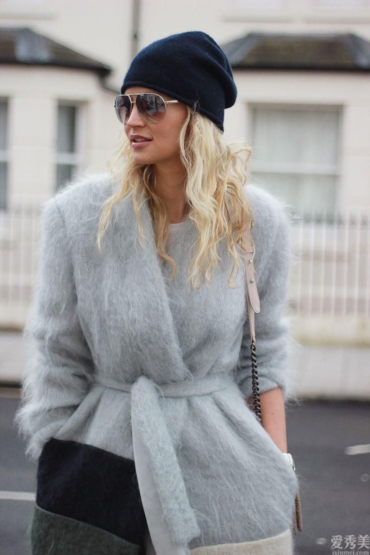 今年冬天“馬海毛毛衣”又爆火，時髦防寒保暖有女人氣質，如何穿都漂亮