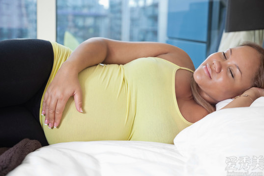 孕媽睡著後，有這種狀況產生，說明寶寶在給你發危險數據信號，別疏忽