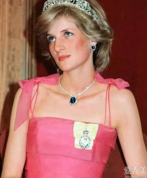 戴安娜王妃戴過的珠寶耳飾，高雅而雅致