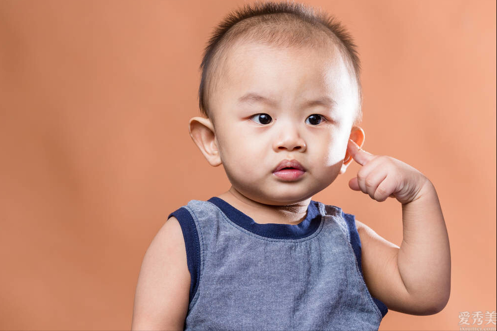 寶寶為什麼經常揪自己耳朵？可能是這種原因造成的，傢長別疏忽